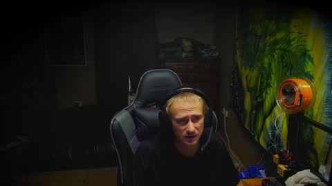 Greenlungs8195 online show from November 16, 5:15 pm