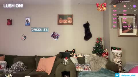 SexQueen Nikki online show from December 1, 6:11 am