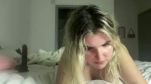 grrlgod online show from December 4, 12:02 am