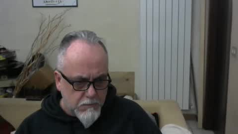 Snapshot of grz65 chatting on January 5, 10:53 am GRIZZLY65 online show from January 5, 10:53 am