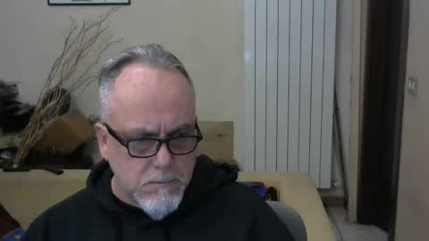 Snapshot of grz65 chatting on March 1, 7:08 am GRIZZLY65 online show from March 1, 7:08 am