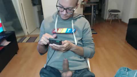 guachin_new online show from April 12, 1:09 am