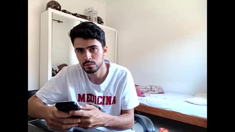 guguzinhox online show from November 20, 1:10 pm