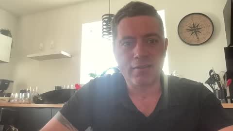 guil0 online show from September 25, 11:28 am