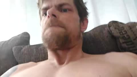 gunnarssonbenni33 online show from May 19, 6:37 pm
