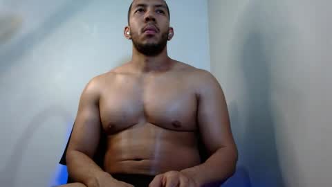 holl latino online show from May 27, 3:36 am