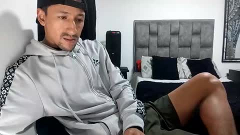 karim online show from December 17, 5:36 am