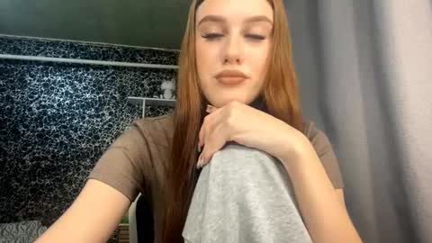 Snapshot of gwenmestayer chatting on October 5, 8:05 pm Gwen online show from October 5, 8:05 pm
