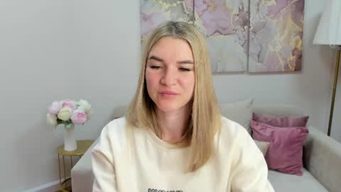 gwensmitt online show from July 20, 9:27 pm