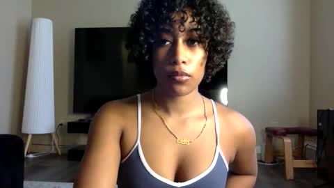 gyalxoxo online show from February 18, 6:19 pm