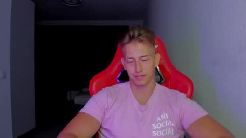 Oliver online show from November 14, 12:35 am