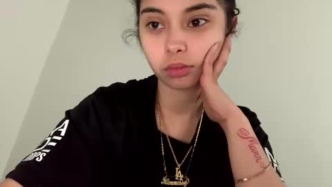 h3nnynlace online show from March 10, 5:50 pm