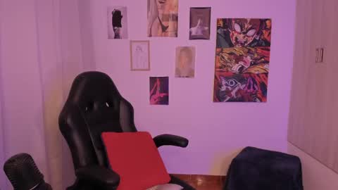 haanna_thompsoon online show from May 15, 3:26 am