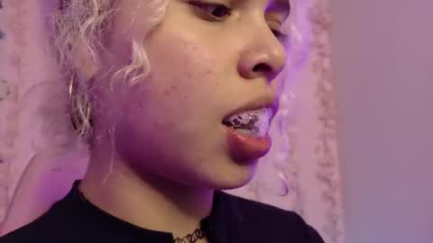 Haely online show from March 2, 1:10 am