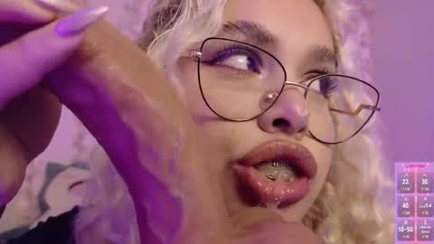 Haely online show from March 26, 4:29 am