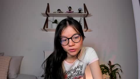 Snapshot of hailey_firee chatting on February 4, 12:51 am Hailey online show from February 4, 12:51 am