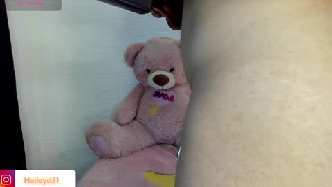 Hailey online show from April 6, 10:44 pm