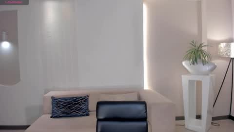 Hailey online show from December 21, 1:50 pm