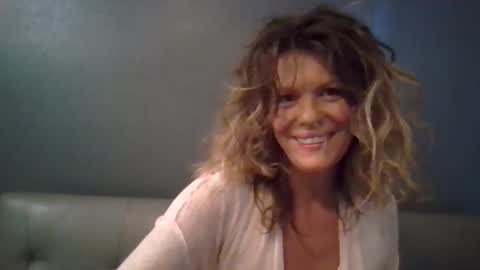 Hailey online show from November 19, 9:57 pm