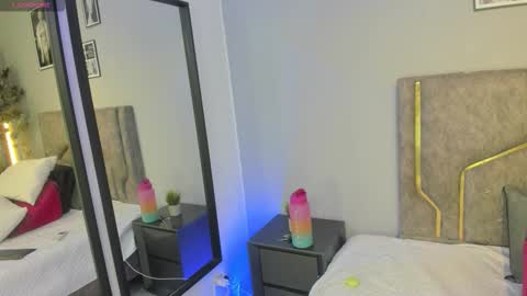 haileystonei online show from February 7, 11:46 am