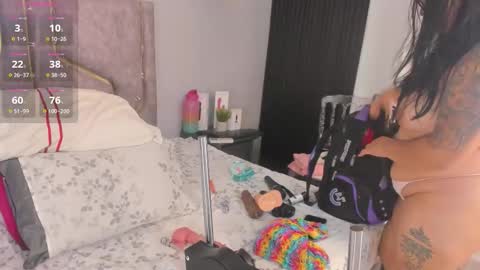 haileystonei online show from November 10, 11:35 am