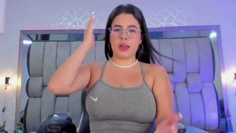 Snapshot of hailybairen chatting on January 22, 7:34 pm  Haily Bairen online show from January 22, 7:34 pm