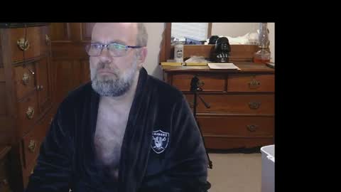 HairyDaddyBear69 online show from May 13, 11:31 am