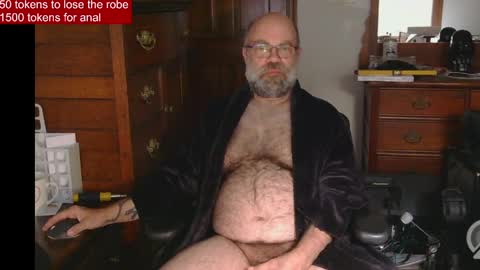 HairyDaddyBear69 online show from April 1, 11:33 am