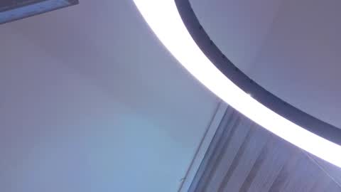 Independent       model  online show from December 1, 11:47 pm