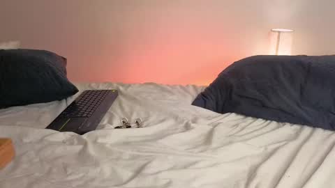 Independent       model  online show from January 14, 10:29 pm