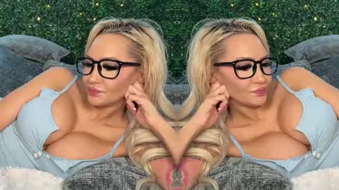 Halia Hill online show from February 5, 5:33 am