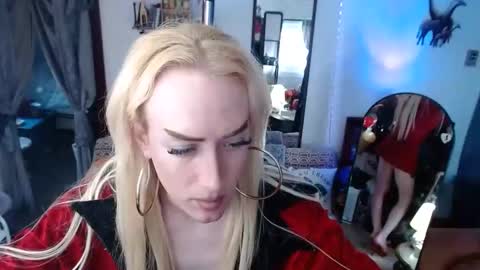 halovalentine online show from February 17, 7:57 pm