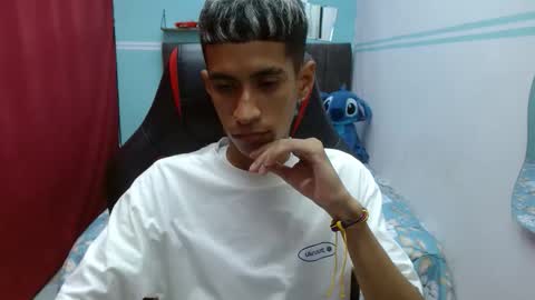 hamcummboy20 online show from March 5, 5:27 am