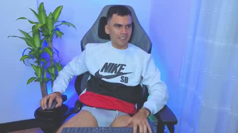 hamiltong12 online show from March 5, 12:41 am