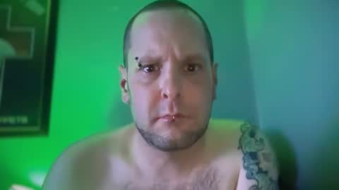 Snapshot of hand_banana_420 chatting on November 1, 3:49 am hand_banana_420 online show from November 1, 3:49 am