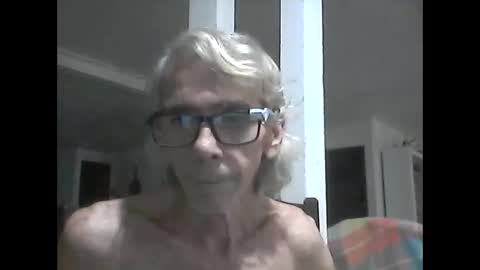 handshappyfu1 online show from October 22, 6:09 pm
