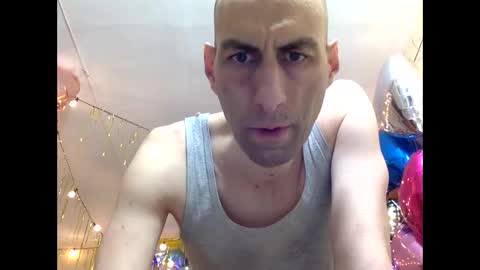 HandsomeAlfie online show from May 16, 1:35 am
