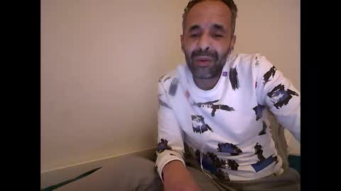 handsomepenis20cm online show from October 17, 11:53 pm