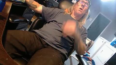 Handystudman online show from November 10, 7:27 pm