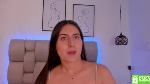 hanna__evans_ online show from April 17, 11:56 am