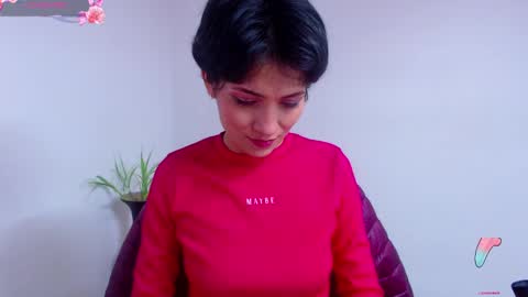 Snapshot of hanna_chloe chatting on December 21, 10:40 pm Sara online show from December 21, 10:40 pm