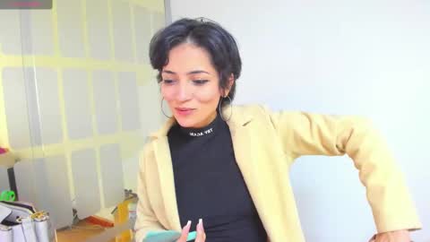 Snapshot of hanna_chloe chatting on February 20, 6:03 pm Sara online show from February 20, 6:03 pm