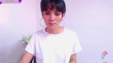 Snapshot of hanna_chloe chatting on December 31, 5:07 pm Sara online show from December 31, 5:07 pm