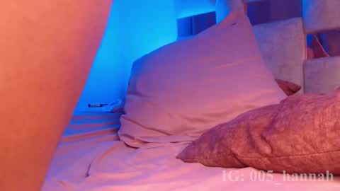 H A N A FOXX online show from March 1, 9:24 am