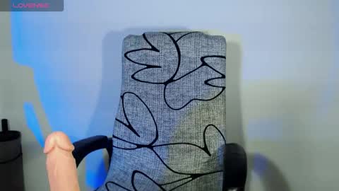 hannah kiim online show from November 26, 10:50 pm