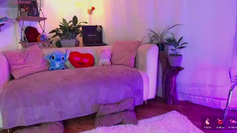 hannah_lovee online show from April 18, 4:03 am