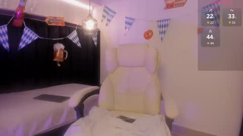 hannah  online show from October 4, 3:48 am