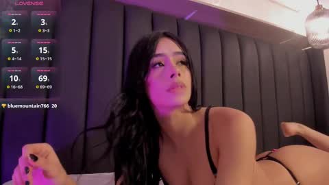 hannah  online show from September 18, 4:05 am