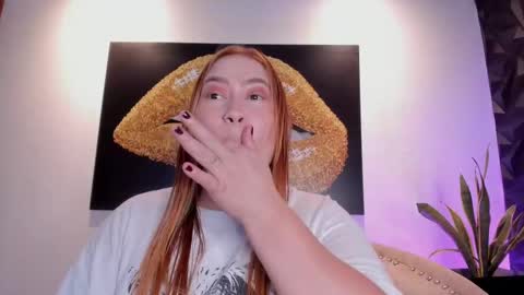 Snapshot of hannamartinn_ chatting on October 27, 3:45 pm hannamartinn_ online show from October 27, 3:45 pm
