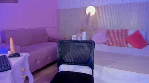 hannaprada1 online show from August 9, 8:20 am
